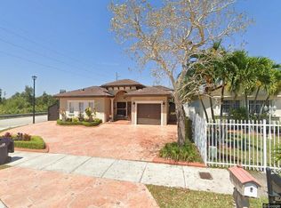 15675 SW 9th Ln, Miami, FL 33194