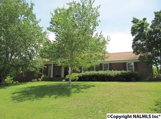 13 Sycamore Ln, Albertville, AL 35950