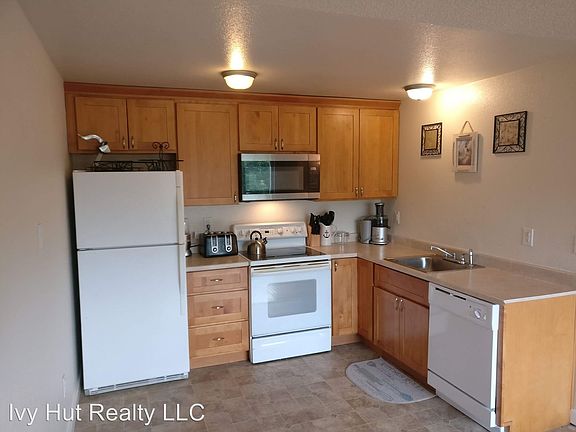 3rd image of 804 S 8th St APT 6