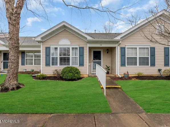 32 Golden Willows Avenue #1000, Lakewood, NJ 08701
