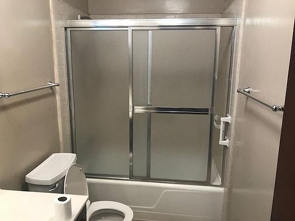 5th image of 133 Corona Ave APT 1