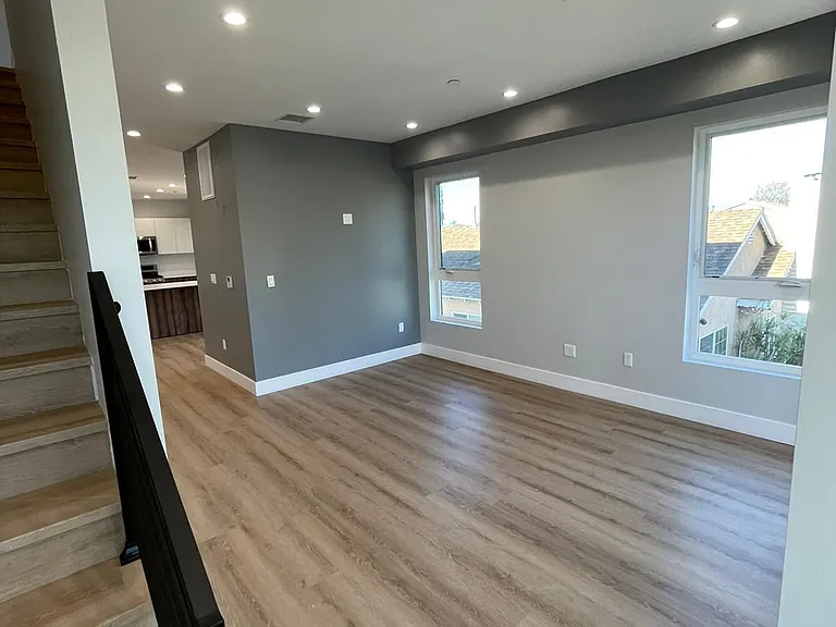 6345 Farmdale Ave — Photo 18