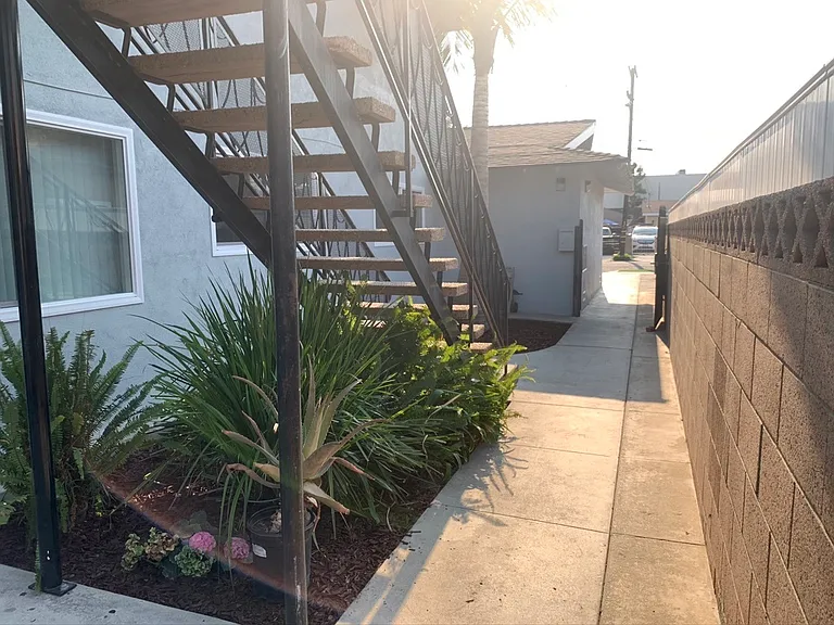 11670 Esther St — Photo 19