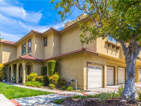 25261 Tanoak Ln, Lake Forest, CA 92630