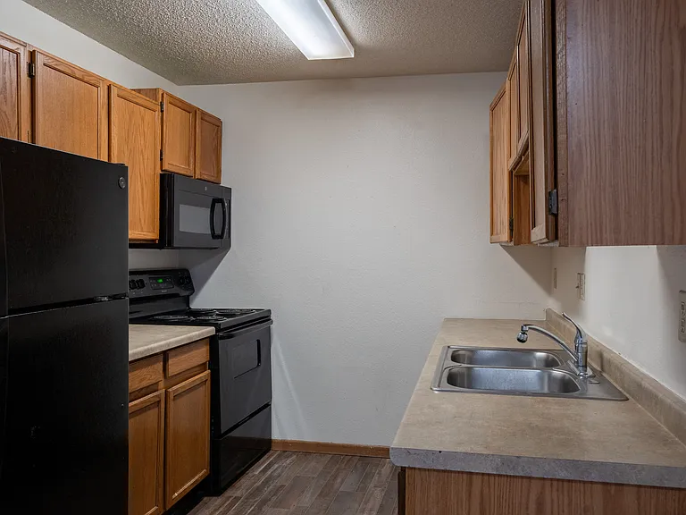 Fargo, ND Prairie Park Apartments | Kitchen