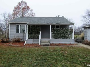 714 E Halsey Ave, Lewistown, IL 61542
