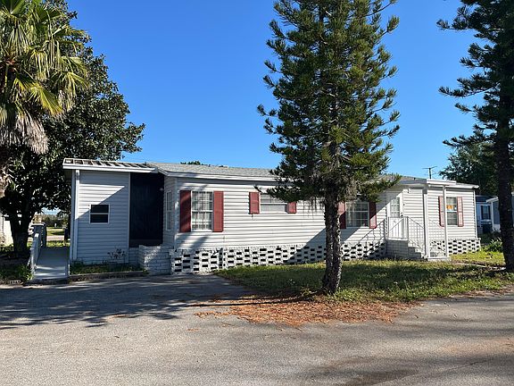 4th image of 14135 Hunter Grove Dr #17