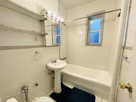 Rented by Prime Realty | media 13