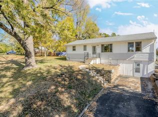 415 S Vassar Ave, Sugar Creek, MO 64054