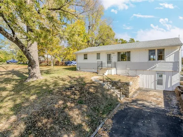 415 S Vassar Ave, Sugar Creek, MO 64054