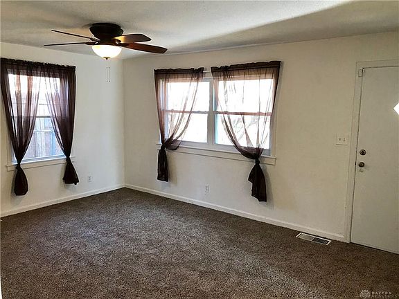 4th image of 3021 Hobart Ave