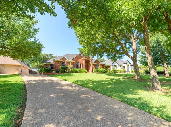 2 Forest Dr, Mansfield, TX 76063