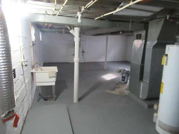 4th image of 3284 W 120th St