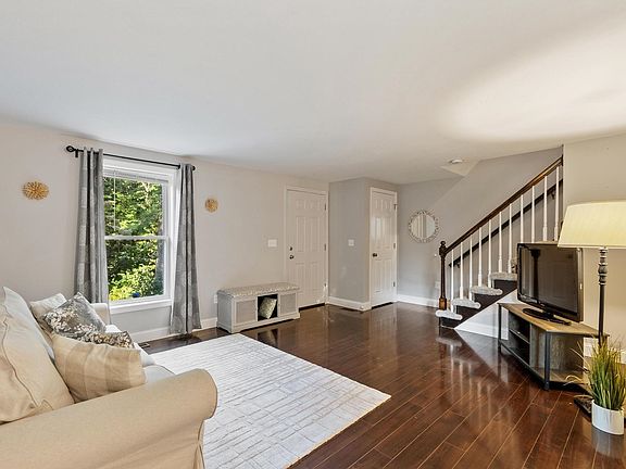 4th image of 29 Webber Road Unit A