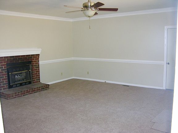 3rd image of 4423 South St