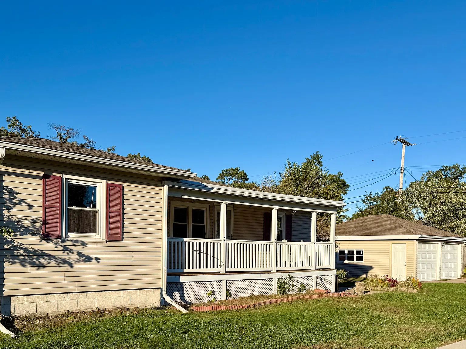 3 bed, 1077 sqft, $2,200 — Photo 2
