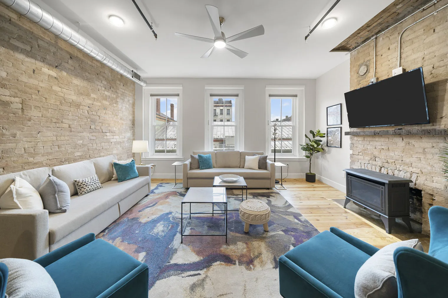5 bed, 3.0 bath, 3444 sqft, $6,724 — Photo 1