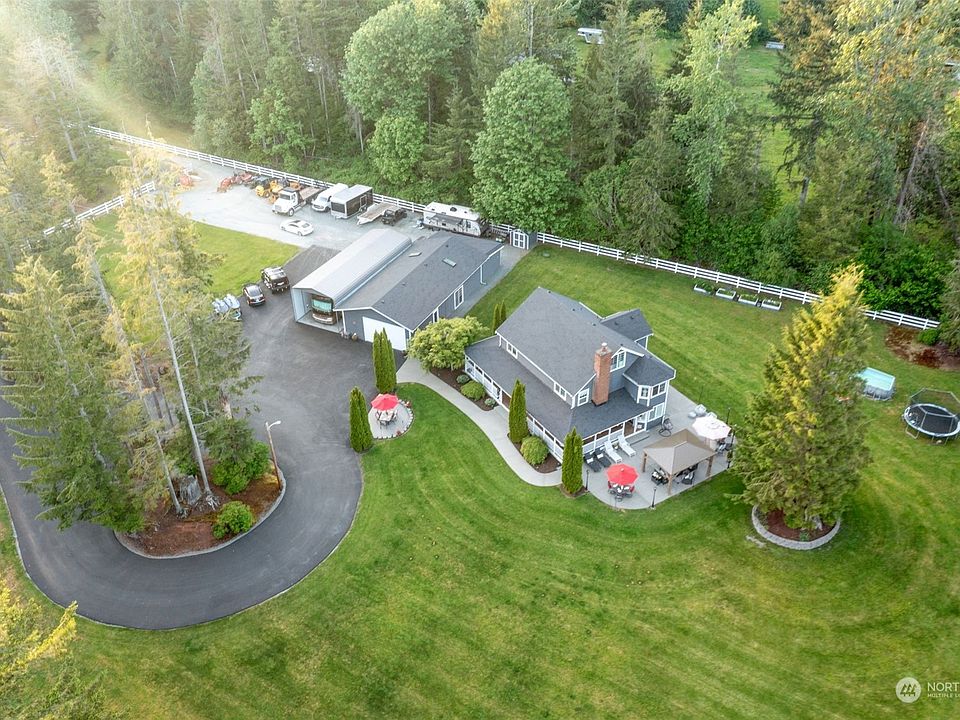 Aerial view of the property>