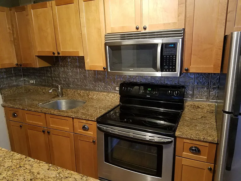 4180 Marine Terrace Apartments — Photo 95