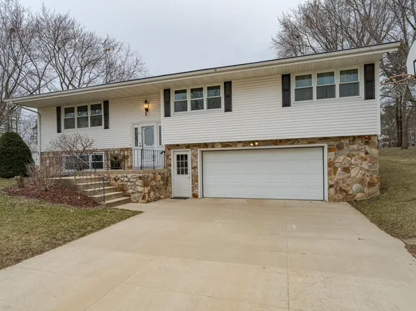 89530 240th St, Austin, MN 55912