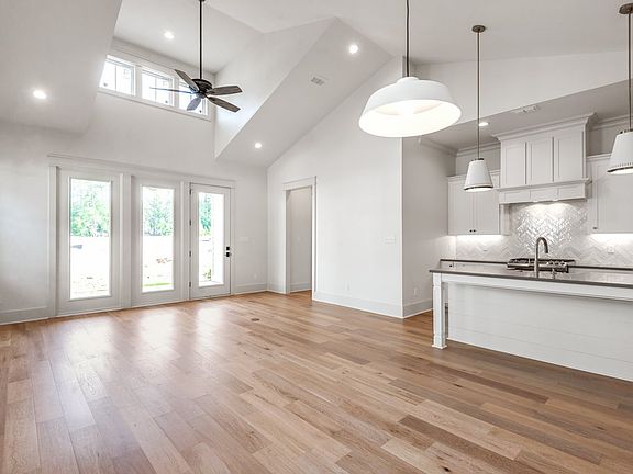 5th image of 211 Camellia Oaks Ave