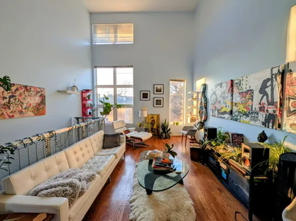 3989 Pennsylvania Ave, Kansas City, MO 64111