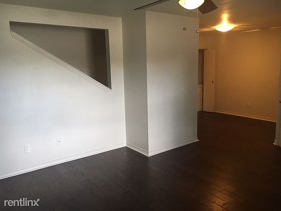 2nd image of 1009 Balcones Dr