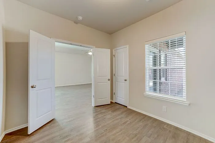 7724 S Chestnut Ave — Photo 29