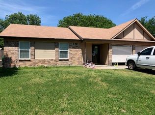 500 Live Oak Ln, Burleson, TX 76028