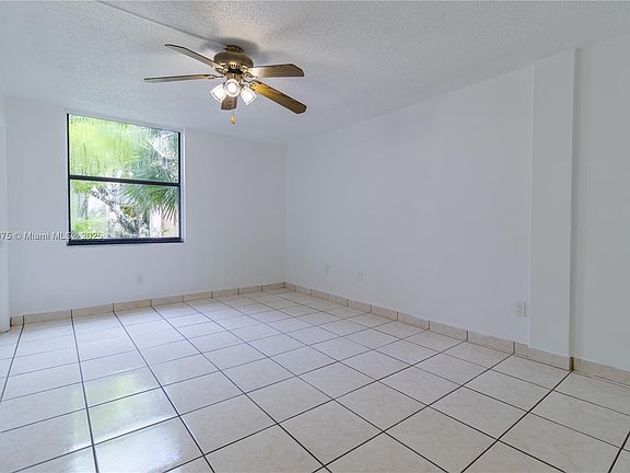 4th image of 14611 N Kendall Dr #208L