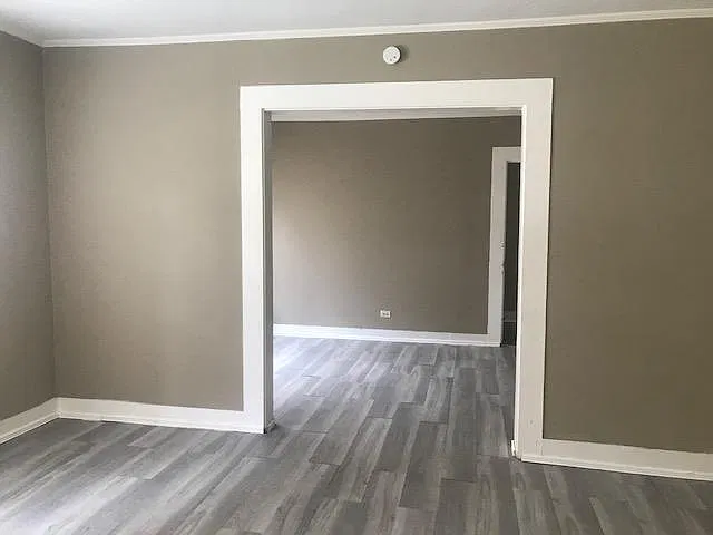 3 bed, $995 — Photo 4
