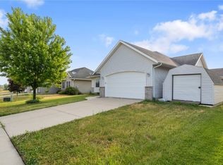 2809 Belle St SW, Cedar Rapids, IA 52404