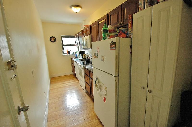 1st image of 105 Longwood Ave #6