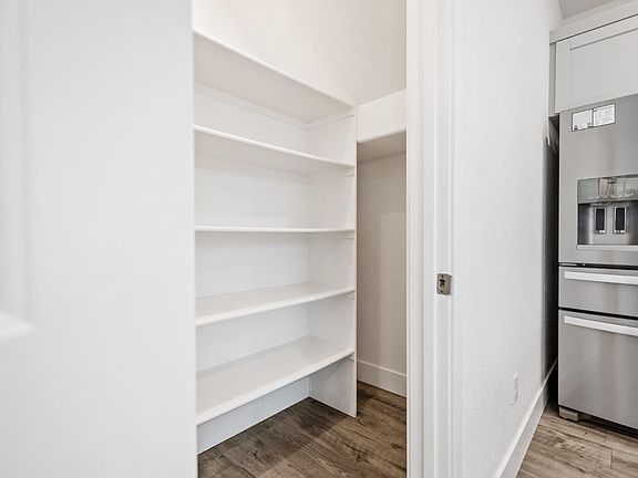 5th image of 6121 Orchard Place