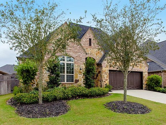 2nd image of 27510 Kingsland Place Ln