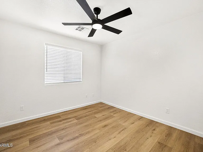 1582 E Leaf Rd — Photo 22