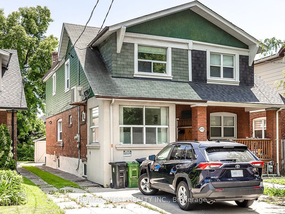 1st image of 975 Broadview Ave