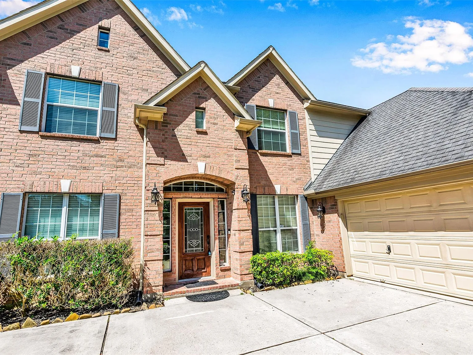 4 bed, 3.5 bath, 2974 sqft, $3,650 — Photo 2