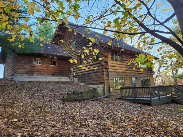 W11080 Lakeview Dr, Lodi, WI 53555