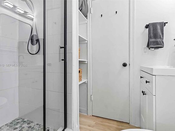5th image of 715 NE 6th St #1