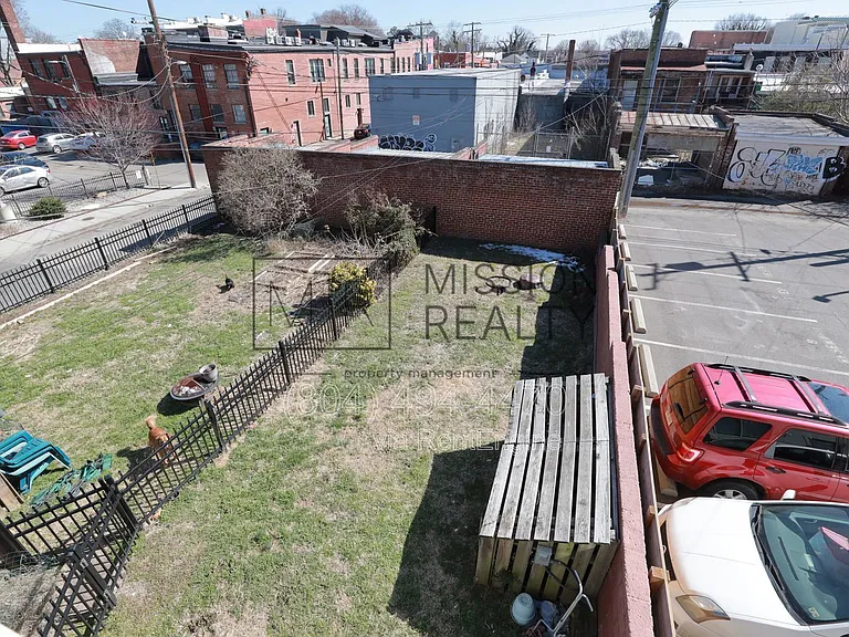 1402 Bainbridge St #B — Photo 17