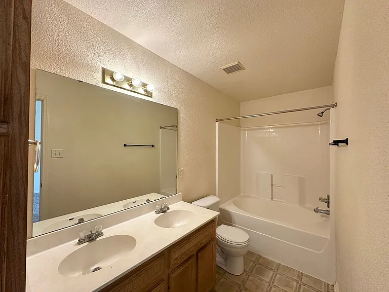 4201 Alleeta Dr — Photo 25