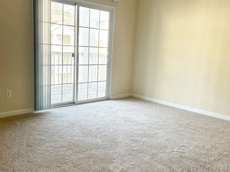Clairmont at Farmgate — Photo 32