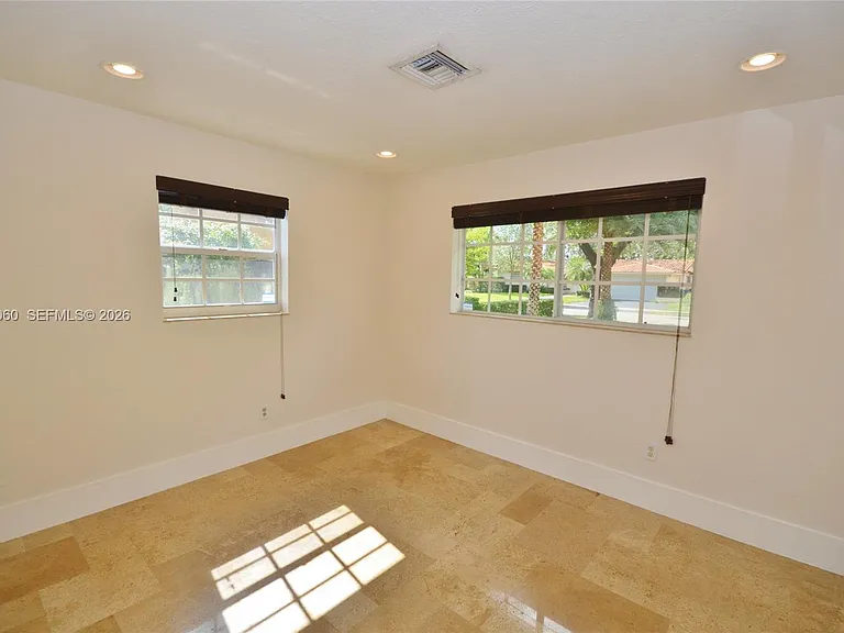 14001 Cypress Ct — Photo 16