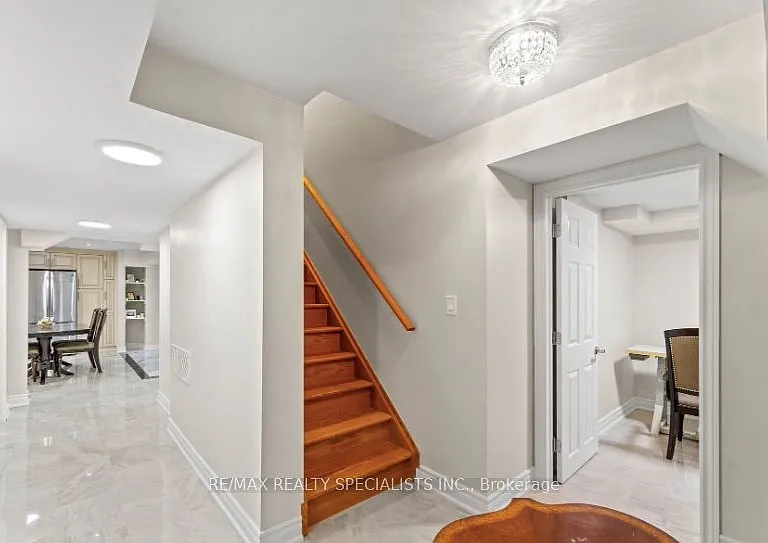88 Showboat Cres #BSMNT — Photo 8