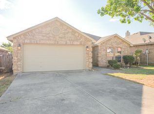 1021 N Rhea Dr, White Settlement, TX 76108