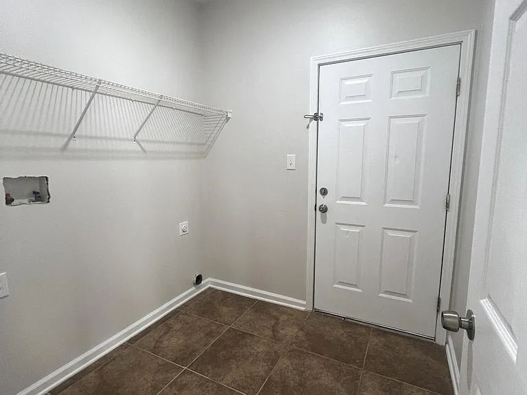11601 Oaklane Dr — Photo 6