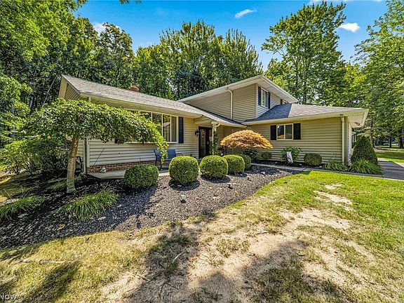 2nd image of 6065 Norwood Dr