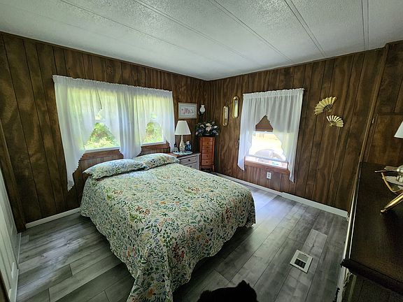 2nd image of 18 Ash Ln