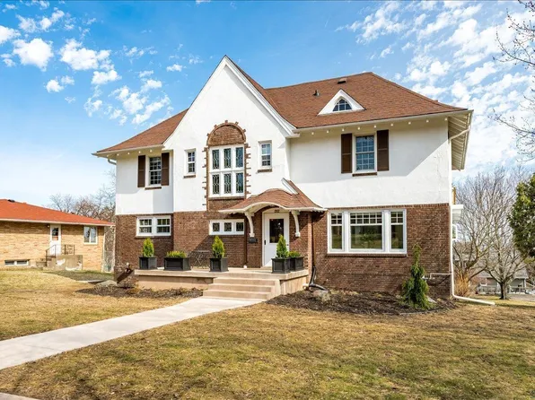 2622 E 7th St, Duluth, MN 55812